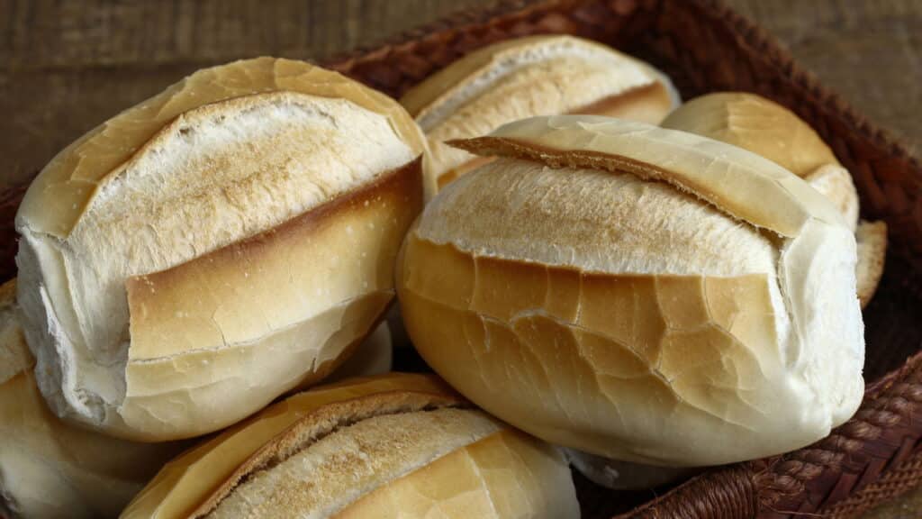 Tapioca ou pão francês? Saiba qual é a melhor escolha para o seu café da manhã saudável