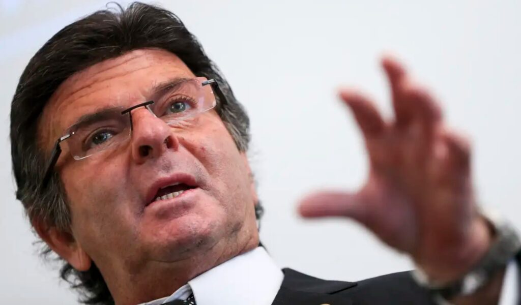 Gilmar 'explode' durante discussão e sugere terapia a Fux