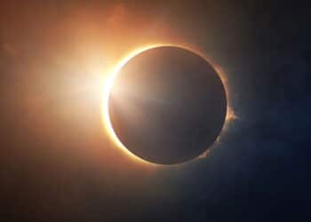 Eclipse solar - Créditos: depositphotos.com / kevron2002
