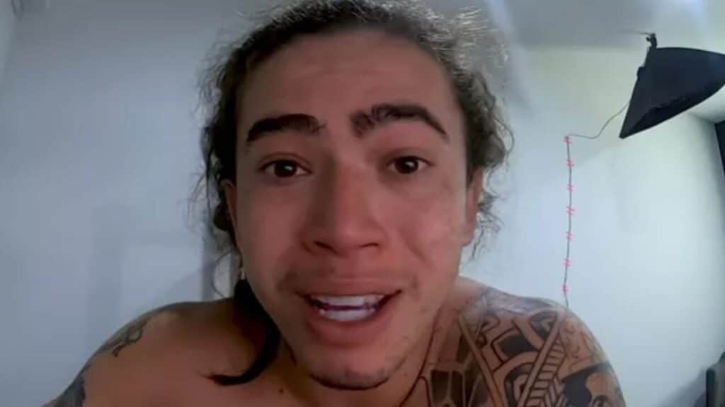 Após internação, Whindersson fala sobre saúde mental e comove fãs com desabafo