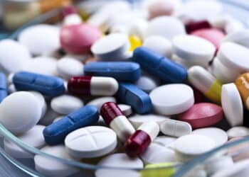 Com os medicamentos mais caros, veja 'truques' para economizar nas farmácias