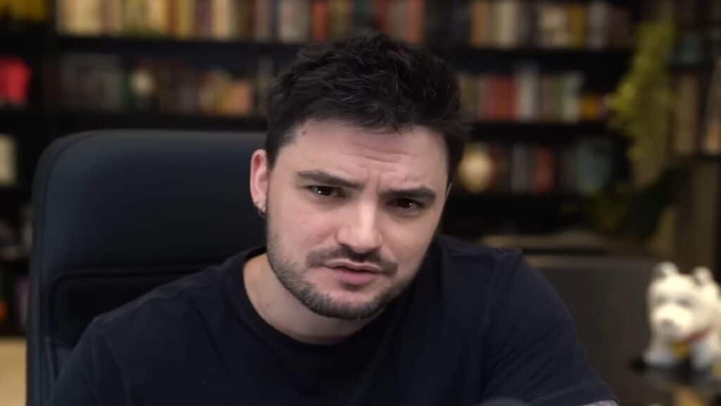 Felipe Neto quebra o silêncio após irmão expor falta de apoio financeiro