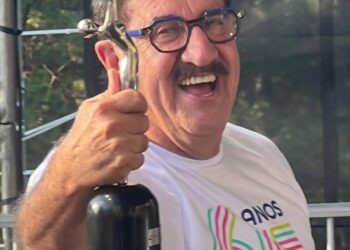 A fortuna do apresentador Ratinho ultrapassa R$ 1 bilhão!