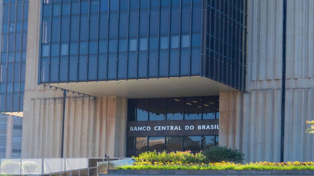 Você pode estar entre os brasileiros com parte dos R$ 10,4 bilhões esquecidos nos bancos