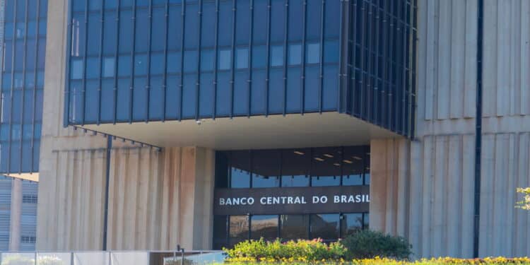 Banco Central anuncia falência de dois bancos brasileiros e preocupa milhões!