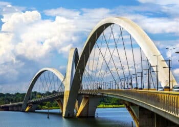 Por que algumas cidades brasileiras têm populações tão pequenas?