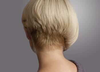 Imagem de mulher com cabelo curto assimétrico - Créditos: depositphotos.com / tomozina1.yandex.ru