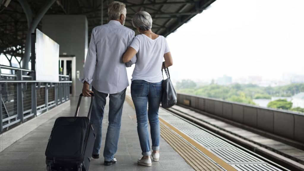 Idosos com mais de 60 anos tem direito a prioridade no SUS e transporte 100% gratuito