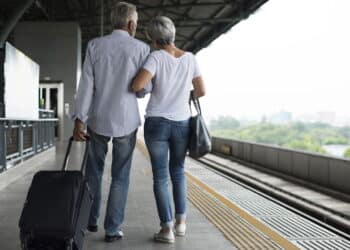 Idosos com mais de 60 anos tem direito a prioridade no SUS e transporte 100% gratuito