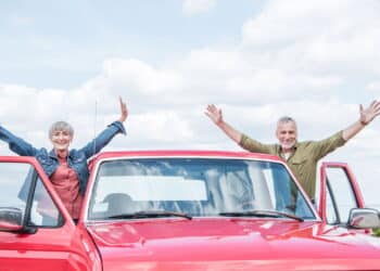 Idosos com mais de 60 anos podem adquirir carros mais baratos com nova lei em 2025!