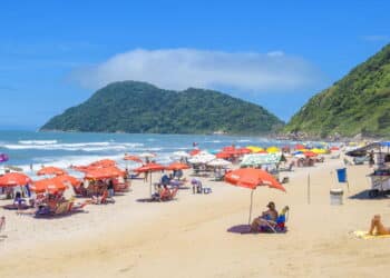 Somente uma praia do litoral de SP tem selo internacional em 2025!