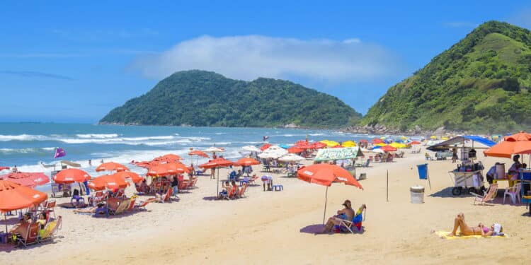 Somente uma praia do litoral de SP tem selo internacional em 2025!