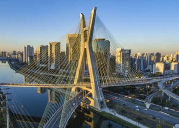 Brasileiros estão se mudando para essa cidade por ter muitas oportunidades de emprego!