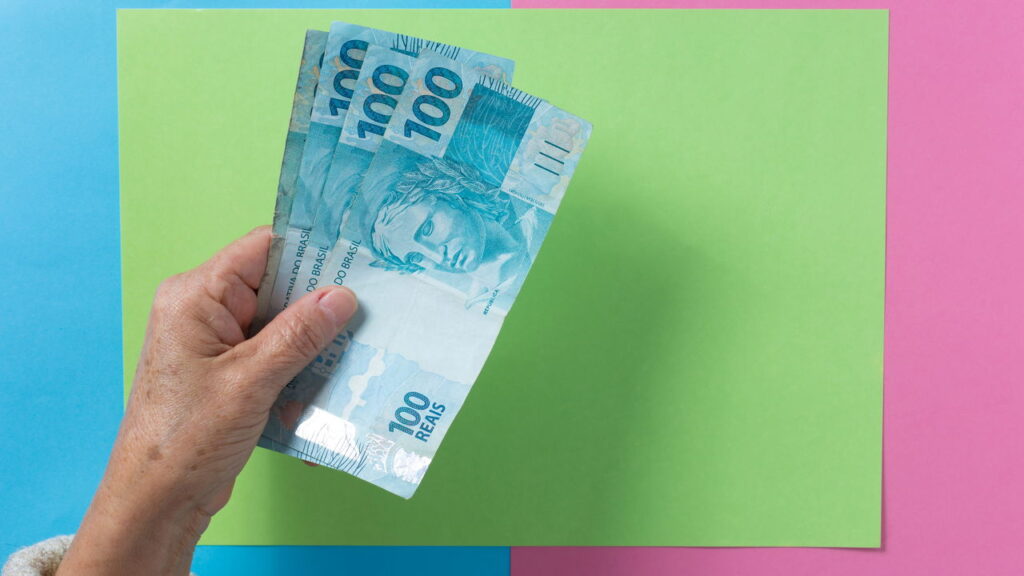 Trabalhadores com saldo no FGTS podem receber valor direto na conta!