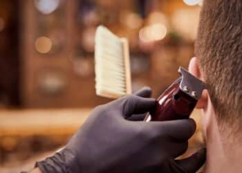Cortes de cabelo curtos masculinos que prometem causar em 2025!