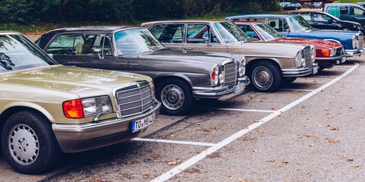 Coleção de carros clássicos foi descoberta em concessionária antiga no Rio Grande do Sul