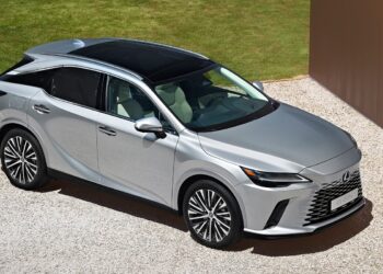 Lexus lança seu primeiro carro elétrico no Brasil