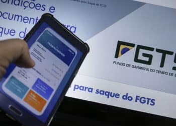 Foi liberado o saque de até R$ 6,2 mil do FGTS por calamidade para paranaenses de 29 cidade