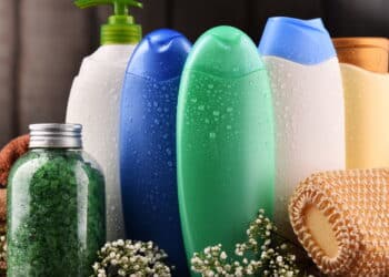 Produtos para cabelo - Créditos: depositphotos.com / monticello