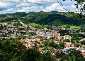 A cidade do interior de SP que abastece 40% da água mineral consumida no Brasil!