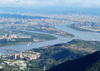 China realiza exercícios com foguetes perto de Taiwan e preocupa líderes globais