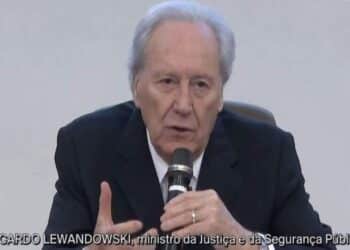 Lewandowski revela que aposentados foram "alvos fáceis" em golpe no INSS