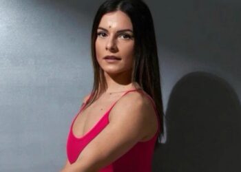Professora é demitida de creche após pai de aluno descobrir e assinar seu perfil no OnlyFans