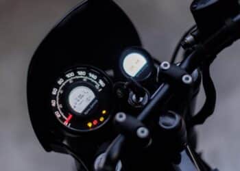 Royal Enfield Hunter 350 agita com novo visual e cor inspirada no Brasil!
