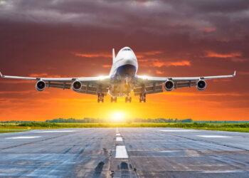 Cancelamento de dois mil voos em maio expõe crise de companhias aéreas e preço do querosene de aviação deve subir ainda mais