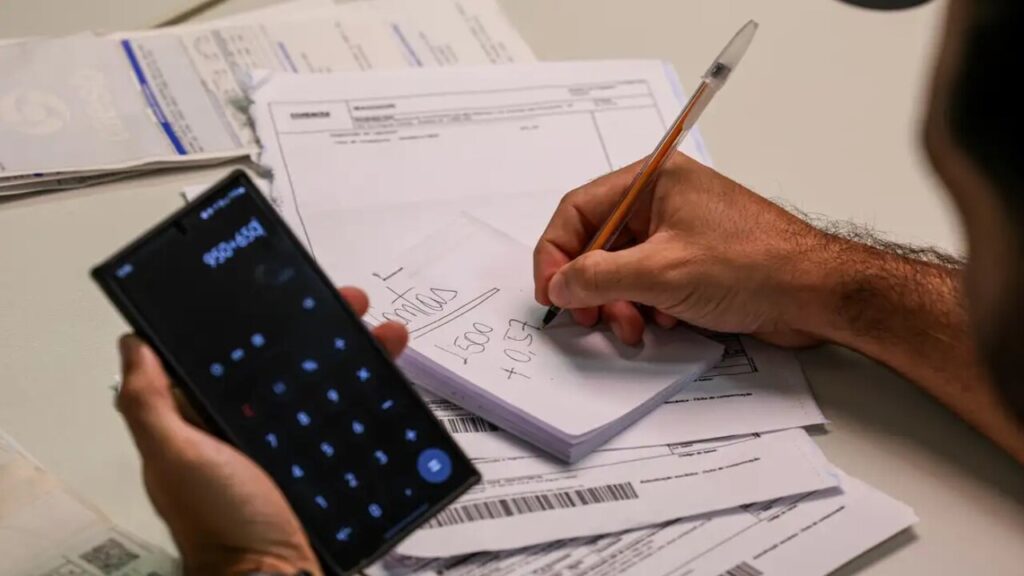 Os segredos que podem mudar sua vida financeira e acabar com as dívidas em 2025