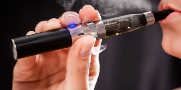 Uso de vapes: entenda o que é o “pulmão de pipoca” e por que tantos jovens estão em risco