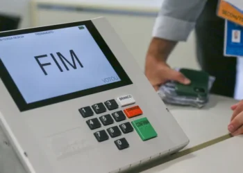 Eleitores têm apenas um mês para resolver pendências na Justiça Eleitoral