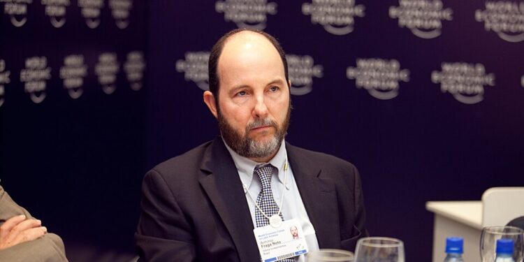 Armínio Fraga defende congelamento do salário mínimo no Brasil por seis anos