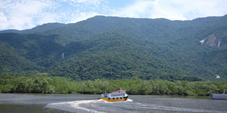 O Canal de Bertioga virou o 'quintal' de milionários!