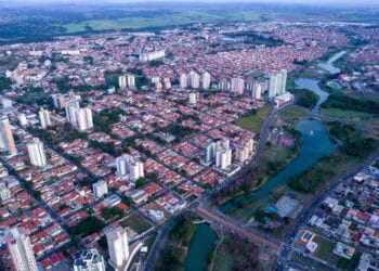 Cidade no interior de SP está surpreendendo o Brasil com crescimento rápido e qualidade de vida!