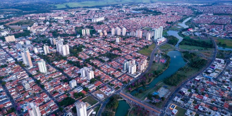 Cidade no interior de SP está surpreendendo o Brasil com crescimento rápido e qualidade de vida!