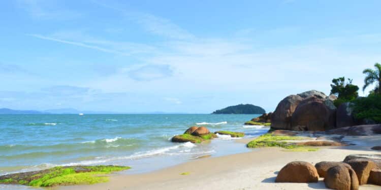 A praia de Jurerê é a mais badalada de Florianópolis!