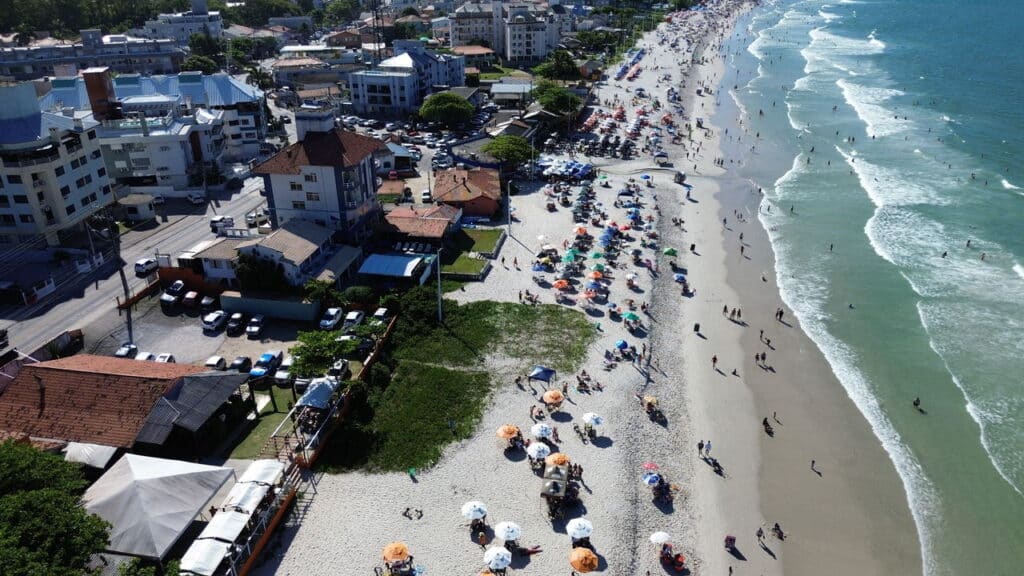 A praia de Jurerê é a mais badalada de Florianópolis!