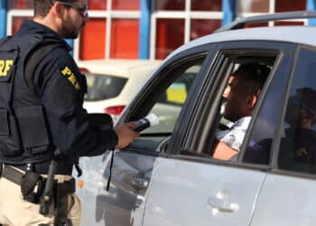 PRF emite comunicado geral para todos os motoristas com CNH em 2025!