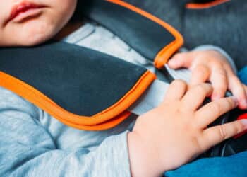 Veja as regras atualizadas da lei da cadeirinha 2025!