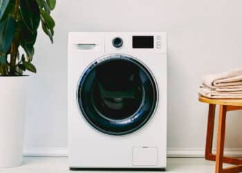 Desligue esses 3 eletrodoméstico que podem estragar em tempestades com raios!