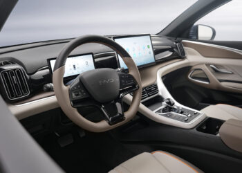 BYD anuncia que está construindo fábrica de carros maior que a da Tesla!