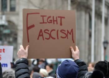 Manifestantes tomam as ruas de Nova York em protesto contra Trump