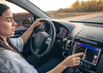 Lei do retrovisor 2026 já está valendo em todo o Brasil e afeta motoristas nas ruas