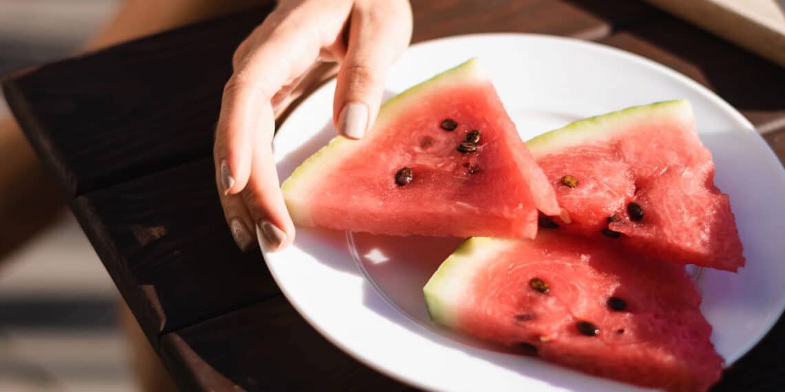 O que acontece com seu corpo se você comer melancia todos os dias? Veja ...