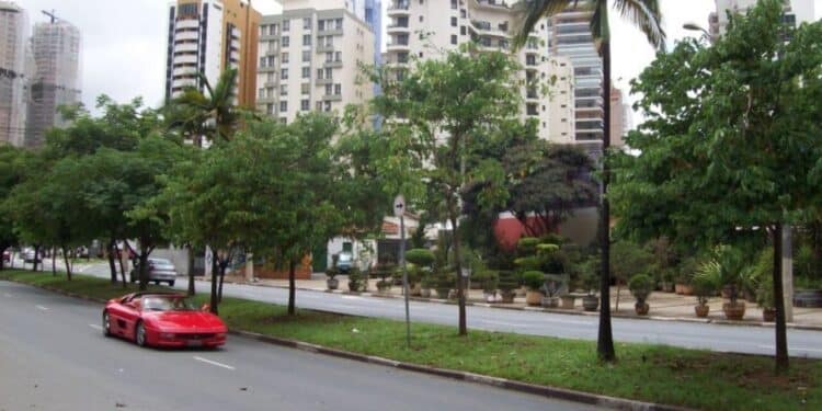 Novo ranking revela que São Paulo possui 7 dos 10 bairros mais caros do país e valores surpreendem