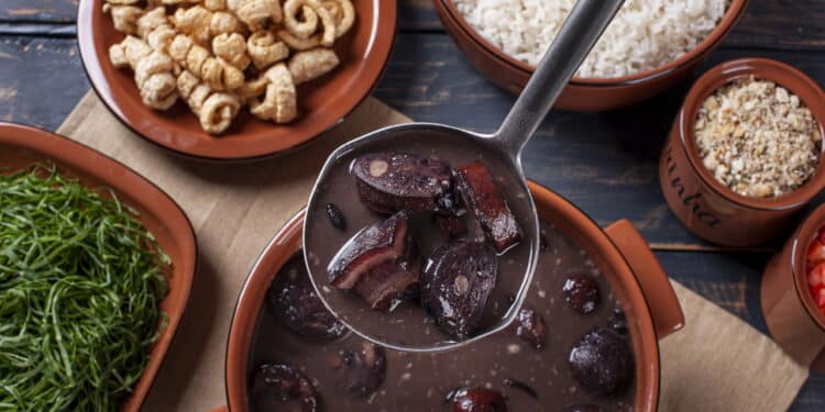 Veja os melhores festivais gastronômicos imperdíveis para saborear em BH e região em maio