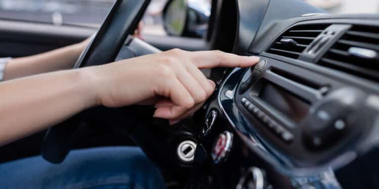 Montadoras trazem de volta esta função nos carros modernos e motoristas comemoram!