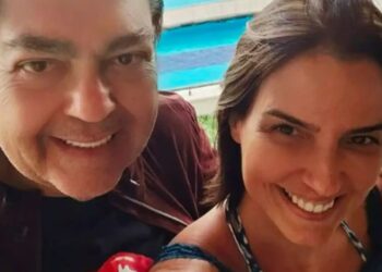 Esposa de Faustão revela nova internação ao parabenizá-lo pelos 75 anos