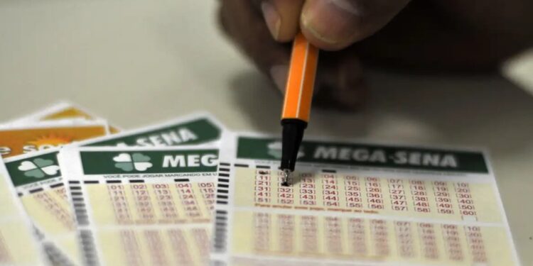 Apostadores de Santa Catarina faturam bolada na Mega-Sena de R$ 60 milhões; veja resultado